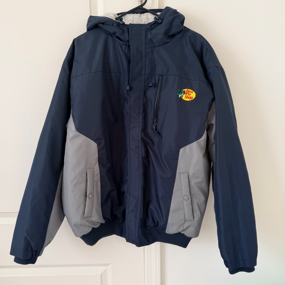 Men’s Bass Pro Jacket Grey Navy Blue Full Zip Streetwear Casual Angler Sz Large